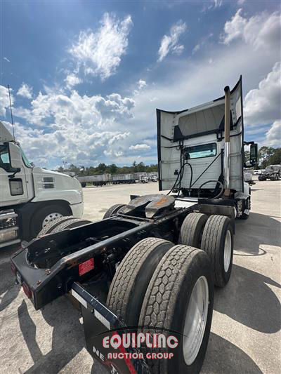 2019 Volvo VNR64T