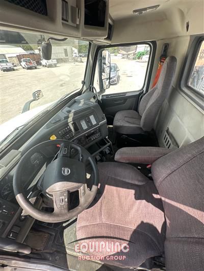 2019 Volvo VNR64T