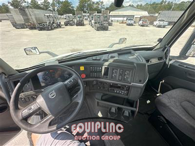 2019 Volvo VNR64T