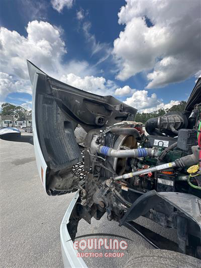 2019 Volvo VNR64T