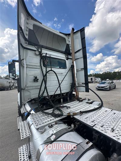 2019 Volvo VNR64T
