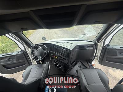 2024 Freightliner CASCADIA 6X4 T/A SLEEPER TRUCK