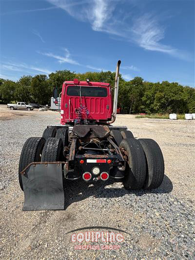2011 Freightliner M2