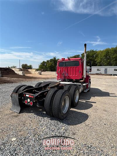 2011 Freightliner M2