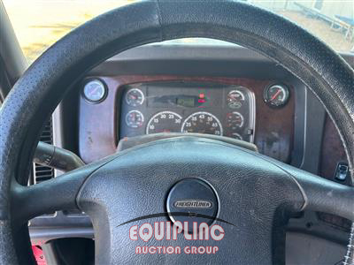 2011 Freightliner M2