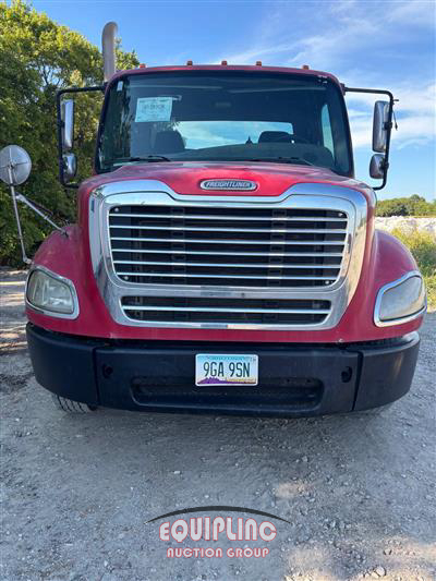2011 Freightliner M2
