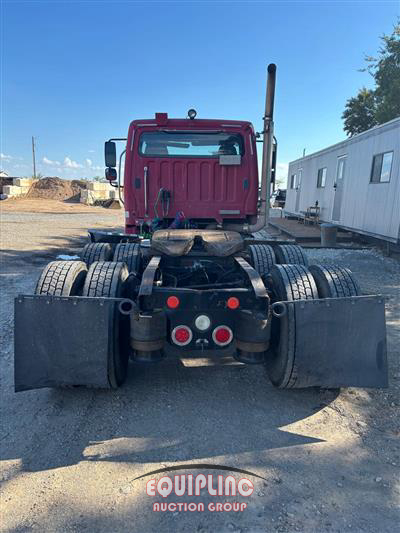 2011 Freightliner M2