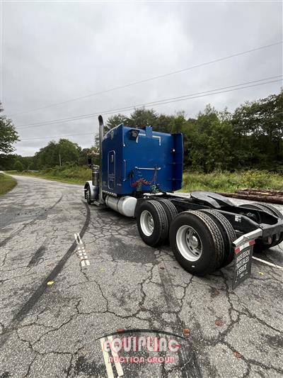 2007 Peterbilt 379 6X4 T/A SLEEPER TRUCK TRAC