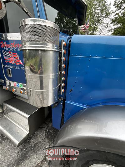2007 Peterbilt 379 6X4 T/A SLEEPER TRUCK TRAC