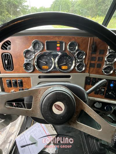 2007 Peterbilt 379 6X4 T/A SLEEPER TRUCK TRAC