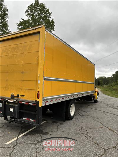 2021 International MV607 4X2 S/A 26FT NON CDL BOX