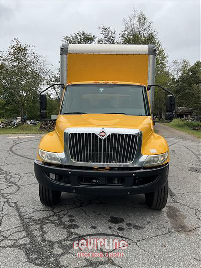 2021 International MV607 4X2 S/A 26FT NON CDL BOX