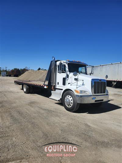 2017 Peterbilt 337 4X2 S/A 26FT LEDWELL HYDRA
