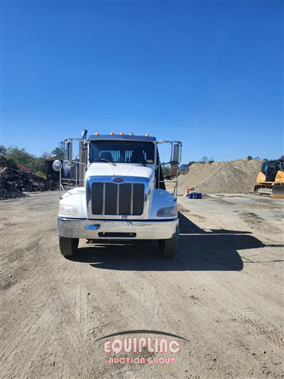 2017 Peterbilt 337 4X2 S/A 26FT LEDWELL HYDRA