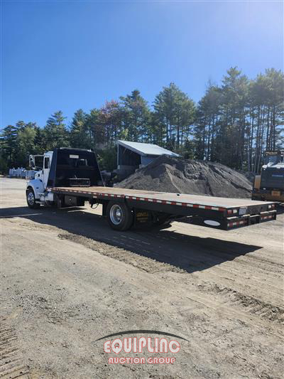 2017 Peterbilt 337 4X2 S/A 26FT LEDWELL HYDRA