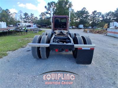 1997 Peterbilt 379 6X4 T/A SLEEPER TRUCK TRAC