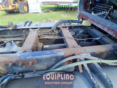 1997 Peterbilt 379 6X4 T/A SLEEPER TRUCK TRAC