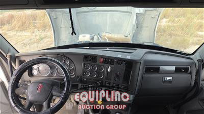 2015 Kenworth T680 6X4 T/A SLEEPER TRUCK TRA