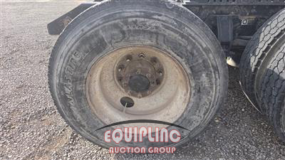 2015 Kenworth T680 6X4 T/A SLEEPER TRUCK TRA