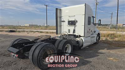 2015 Kenworth T680 6X4 T/A SLEEPER TRUCK TRA