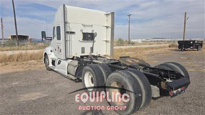 2015 Kenworth T680 6X4 T/A SLEEPER TRUCK TRA