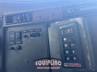 2008 Kenworth T300 4X2 S/A UTILITY SLEEPER W