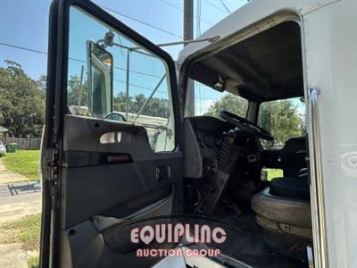 2008 Kenworth T300 4X2 S/A UTILITY SLEEPER W