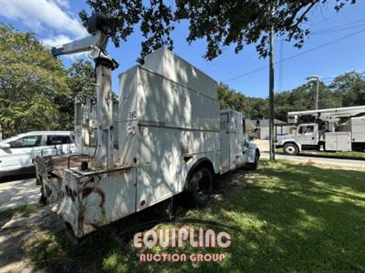 2008 Kenworth T300 4X2 S/A UTILITY SLEEPER W
