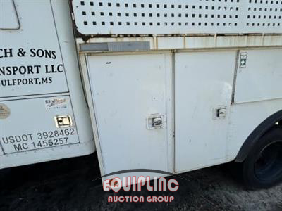 2008 Kenworth T300 4X2 S/A UTILITY SLEEPER W