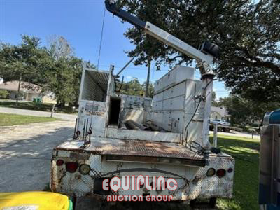 2008 Kenworth T300 4X2 S/A UTILITY SLEEPER W