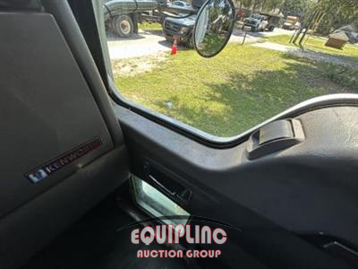 2008 Kenworth T300 4X2 S/A UTILITY SLEEPER W