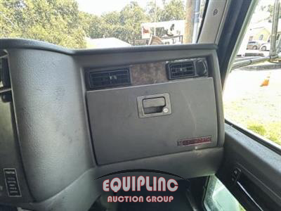 2008 Kenworth T300 4X2 S/A UTILITY SLEEPER W