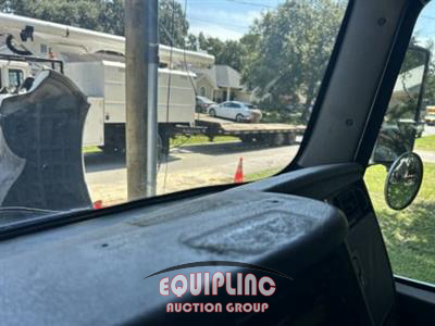 2008 Kenworth T300 4X2 S/A UTILITY SLEEPER W