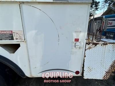 2008 Kenworth T300 4X2 S/A UTILITY SLEEPER W