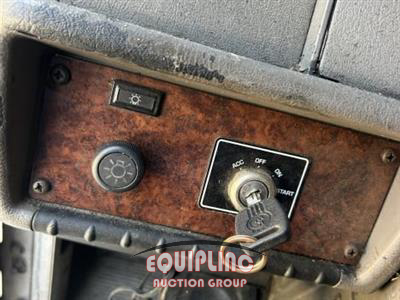 2008 Kenworth T300 4X2 S/A UTILITY SLEEPER W