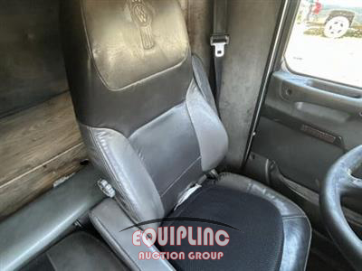 2008 Kenworth T300 4X2 S/A UTILITY SLEEPER W