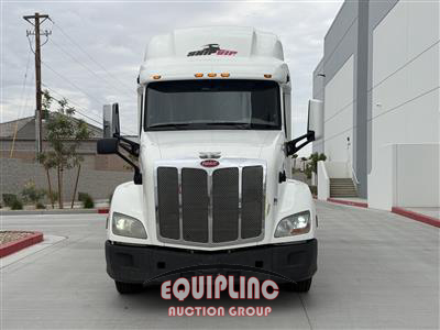2019 Peterbilt 579 6X4 T/A SLEEPER TRUCK TRAC
