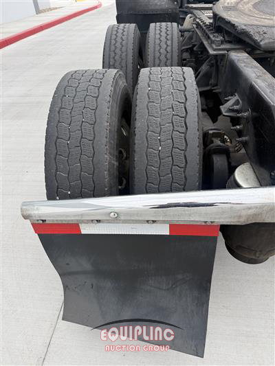 2019 Peterbilt 579 6X4 T/A SLEEPER TRUCK TRAC