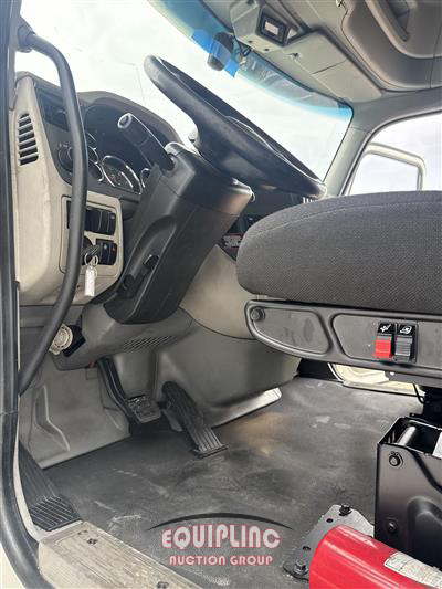 2019 Peterbilt 579 6X4 T/A SLEEPER TRUCK TRAC