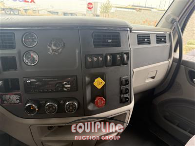 2019 Peterbilt 579 6X4 T/A SLEEPER TRUCK TRAC