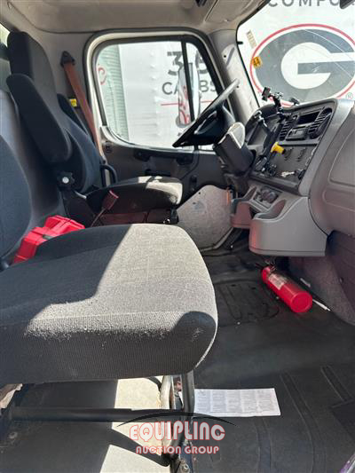 2015 Freightliner M2