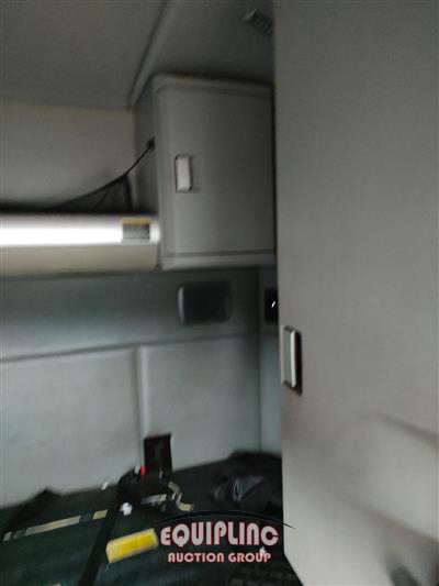 2017 Kenworth T680 6X4 T/A SLEEPER TRUCK TRA