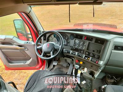2017 Kenworth T680 6X4 T/A SLEEPER TRUCK TRA