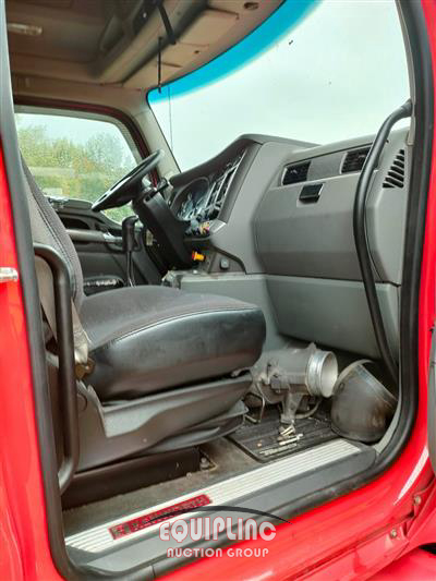 2017 Kenworth T680 6X4 T/A SLEEPER TRUCK TRA