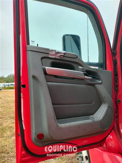 2017 Kenworth T680 6X4 T/A SLEEPER TRUCK TRA