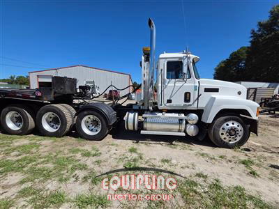 2003 Mack CH613 TRI/A DAY CAB TRUCK TRAC