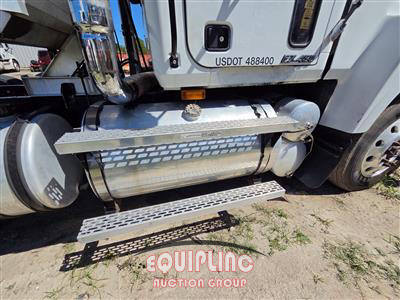 2003 Mack CH613 TRI/A DAY CAB TRUCK TRAC