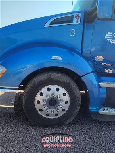2019 Kenworth T680 6X4 T/A SLEEPER TRUCK TRA