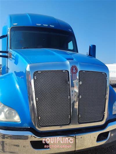 2019 Kenworth T680 6X4 T/A SLEEPER TRUCK TRA