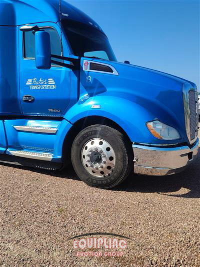 2019 Kenworth T680 6X4 T/A SLEEPER TRUCK TRA